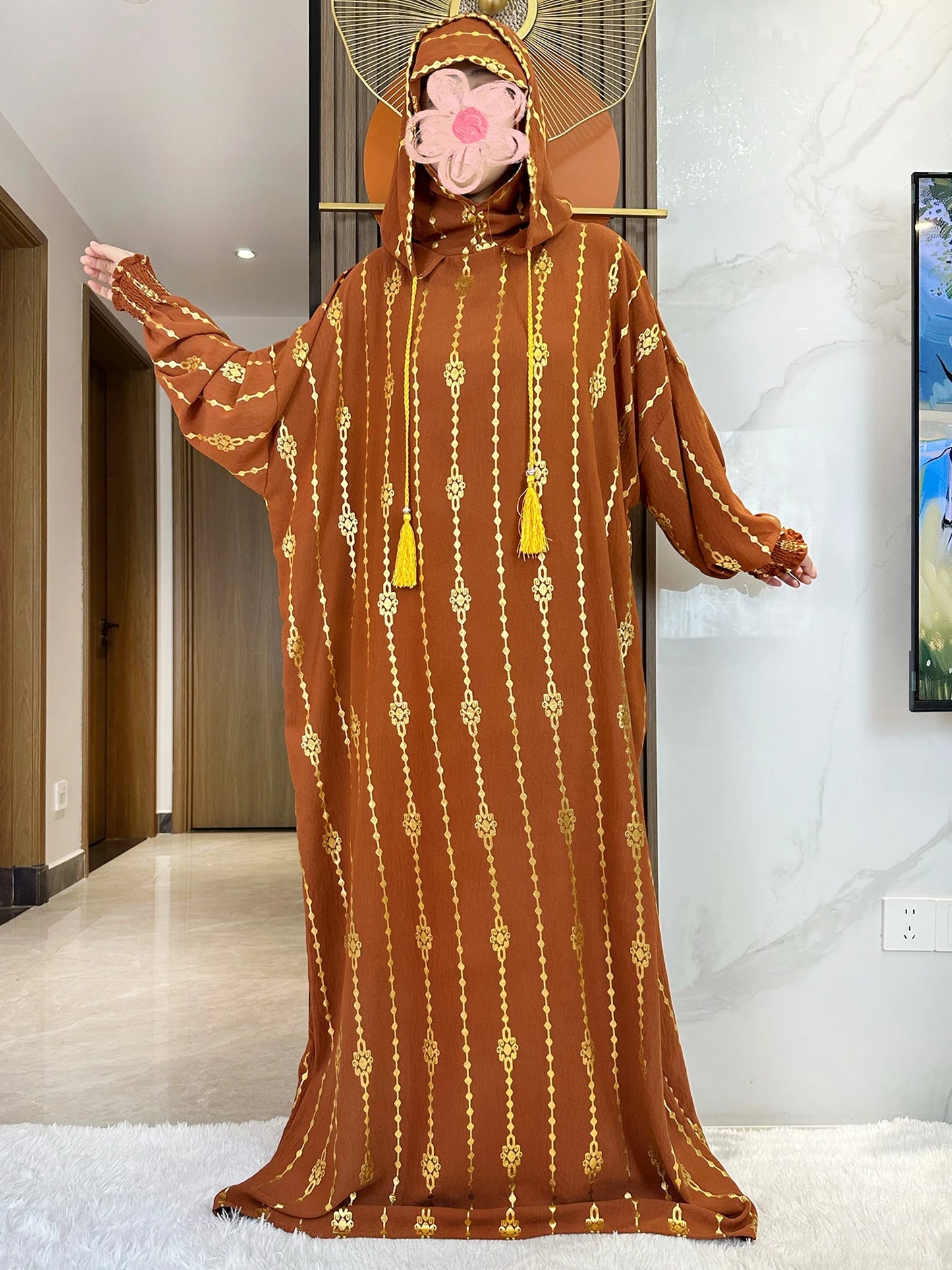 Elegante Katoenen Ramadan Abaya met Dubbele Hoeden - Prachtig Goudstofontwerp voor Moslimvrouwen met Gebed en Speciale Gelegenheden - Geïnspireerd door Dubai en Turkse Kaftanstijlen
