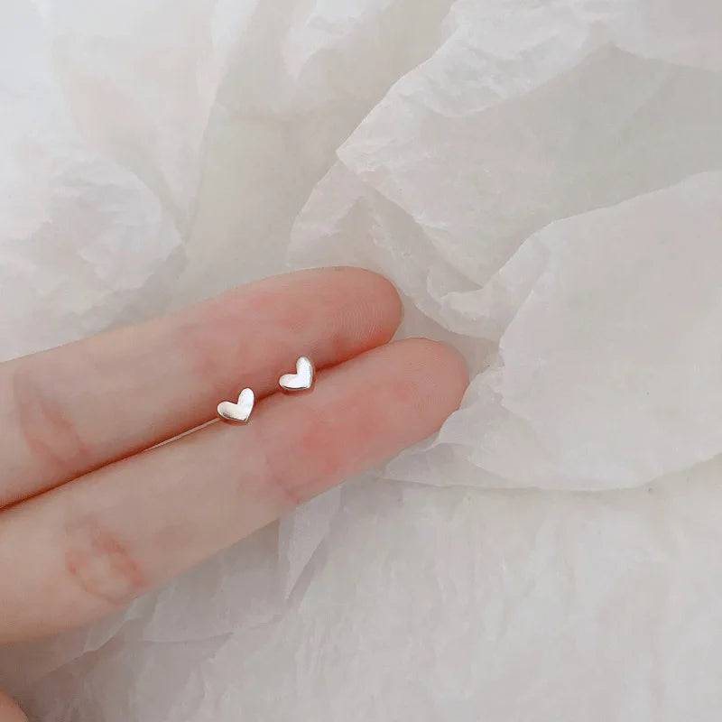 Trendy Hart Oorbellen voor Vrouwen - Hypoallergeen, Minimalistisch Zilveren Sterontwerp Perfect voor Dagelijks Gebruik en Charmante Cadeau-ideeën