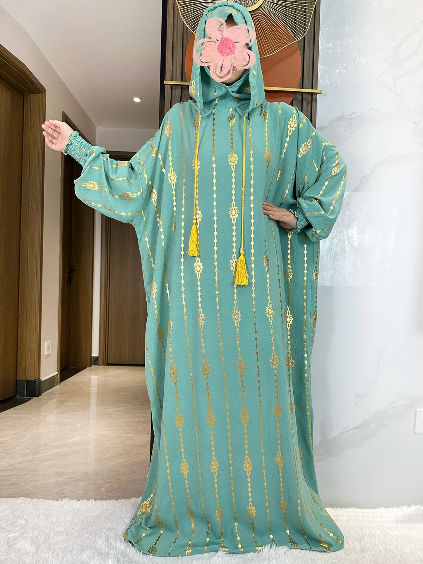 Elegante Katoenen Ramadan Abaya met Dubbele Hoeden - Prachtig Goudstofontwerp voor Moslimvrouwen met Gebed en Speciale Gelegenheden - Geïnspireerd door Dubai en Turkse Kaftanstijlen