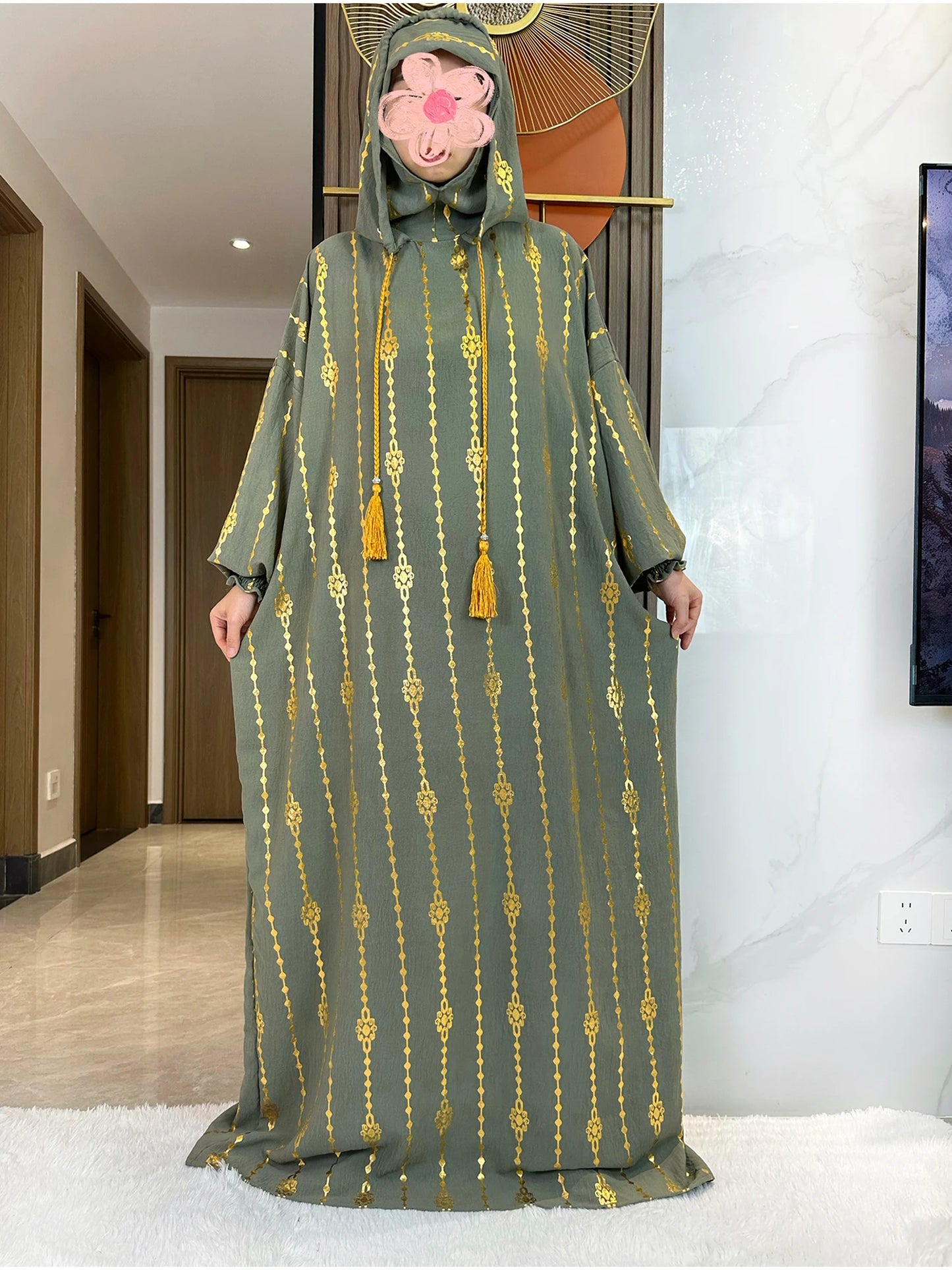 Elegante Katoenen Ramadan Abaya met Dubbele Hoeden - Prachtig Goudstofontwerp voor Moslimvrouwen met Gebed en Speciale Gelegenheden - Geïnspireerd door Dubai en Turkse Kaftanstijlen