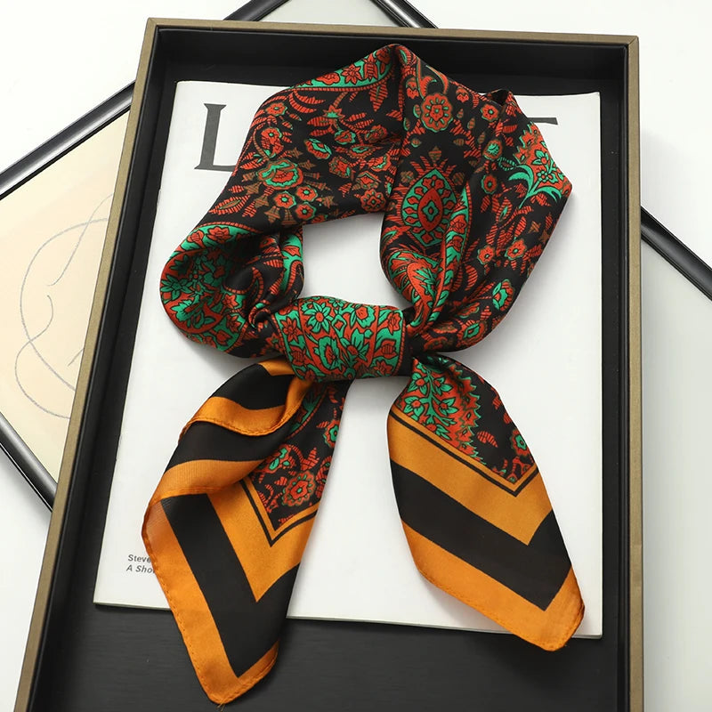 Chique 70x70cm Vrouwen Zijde Sjaal - Elegante Satijnen Vierkante Print Wrap, Veelzijdige Zakdoek, Bandana en Haaraccessoire voor de Nek