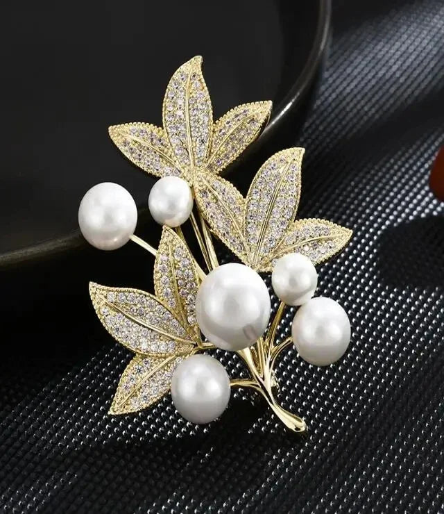 Prachtige paarse lavendel kristallen strass broche - Elegante bloemenpin voor jassen & luxe sieraad cadeau voor haar