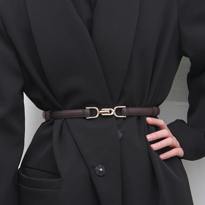 Chique Vrouwelijke Verstelbare Dunne Leren Riem met Vintage Gouden Gesp - Perfect voor Jurken!
