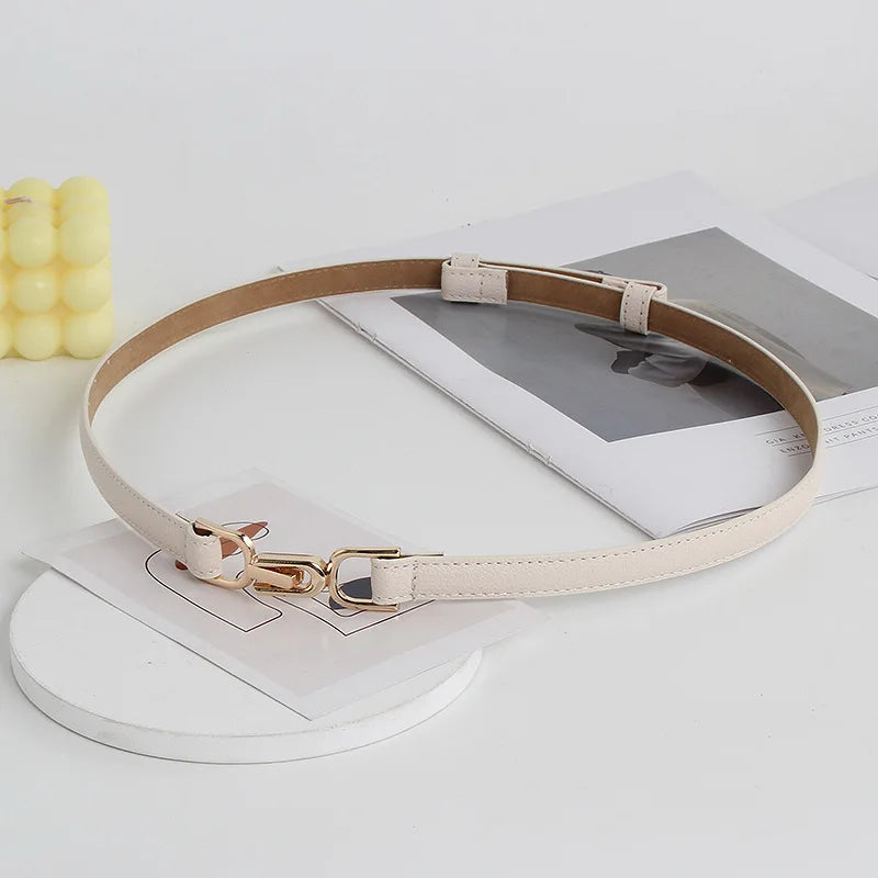 Chique Vrouwelijke Verstelbare Dunne Leren Riem met Vintage Gouden Gesp - Perfect voor Jurken!