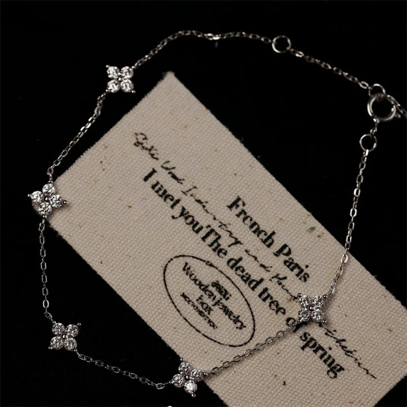 Elegante 2024 Kristallen Bloem RVS Armband voor Vrouwen - Chic Koreaanse Sieraad Accessoire Perfect voor Jubilea