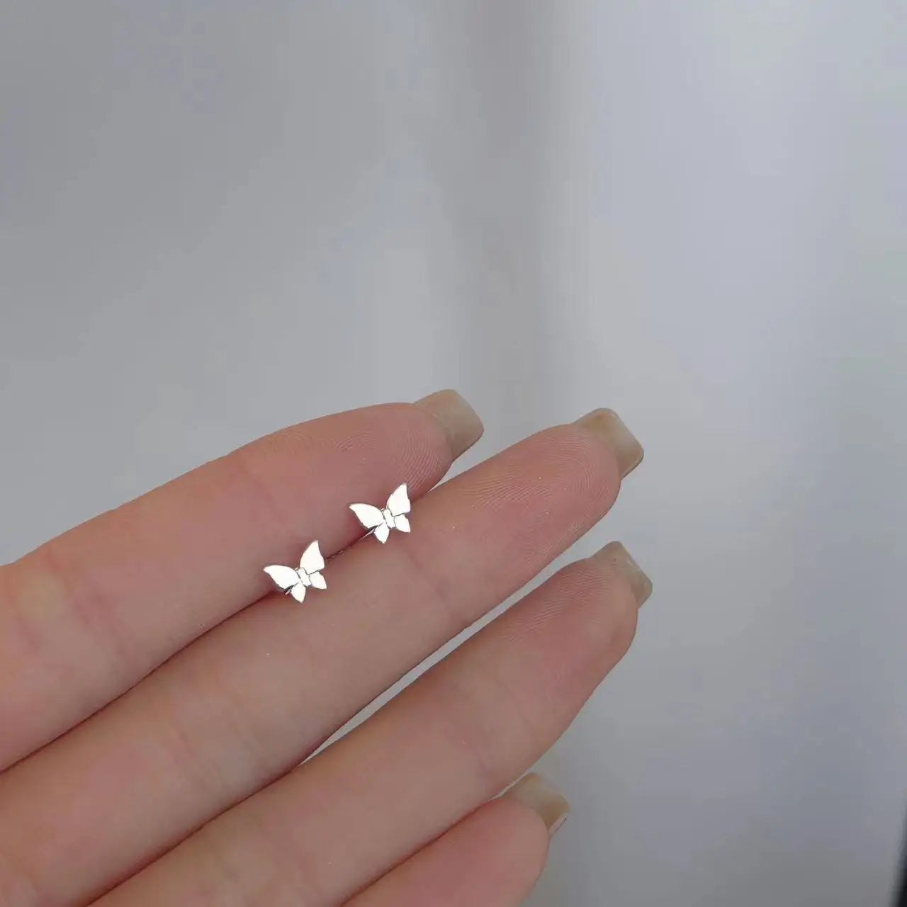 Trendy Hart Oorbellen voor Vrouwen - Hypoallergeen, Minimalistisch Zilveren Sterontwerp Perfect voor Dagelijks Gebruik en Charmante Cadeau-ideeën