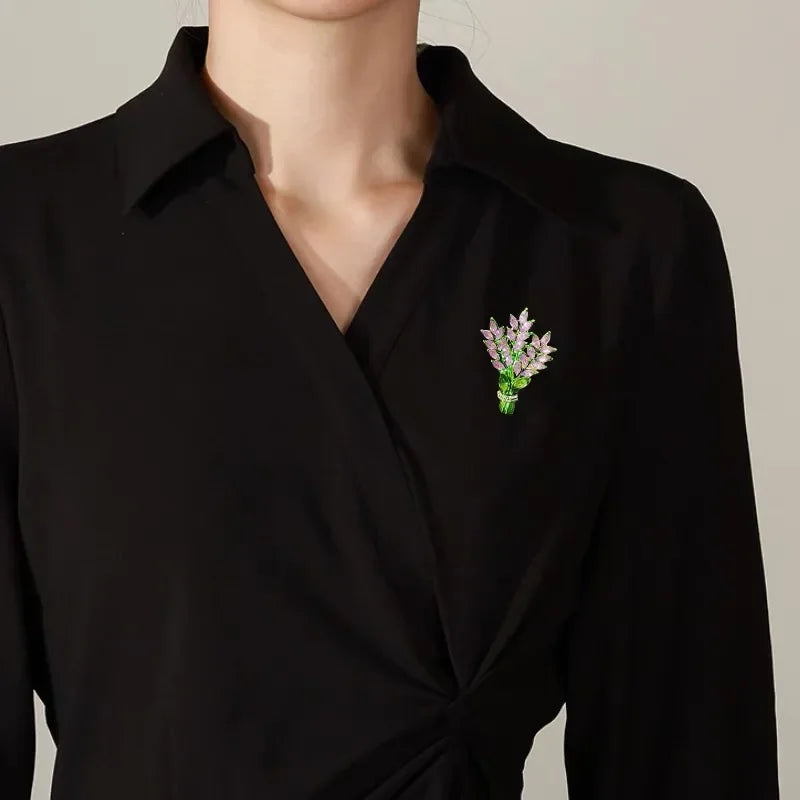Prachtige paarse lavendel kristallen strass broche - Elegante bloemenpin voor jassen & luxe sieraad cadeau voor haar
