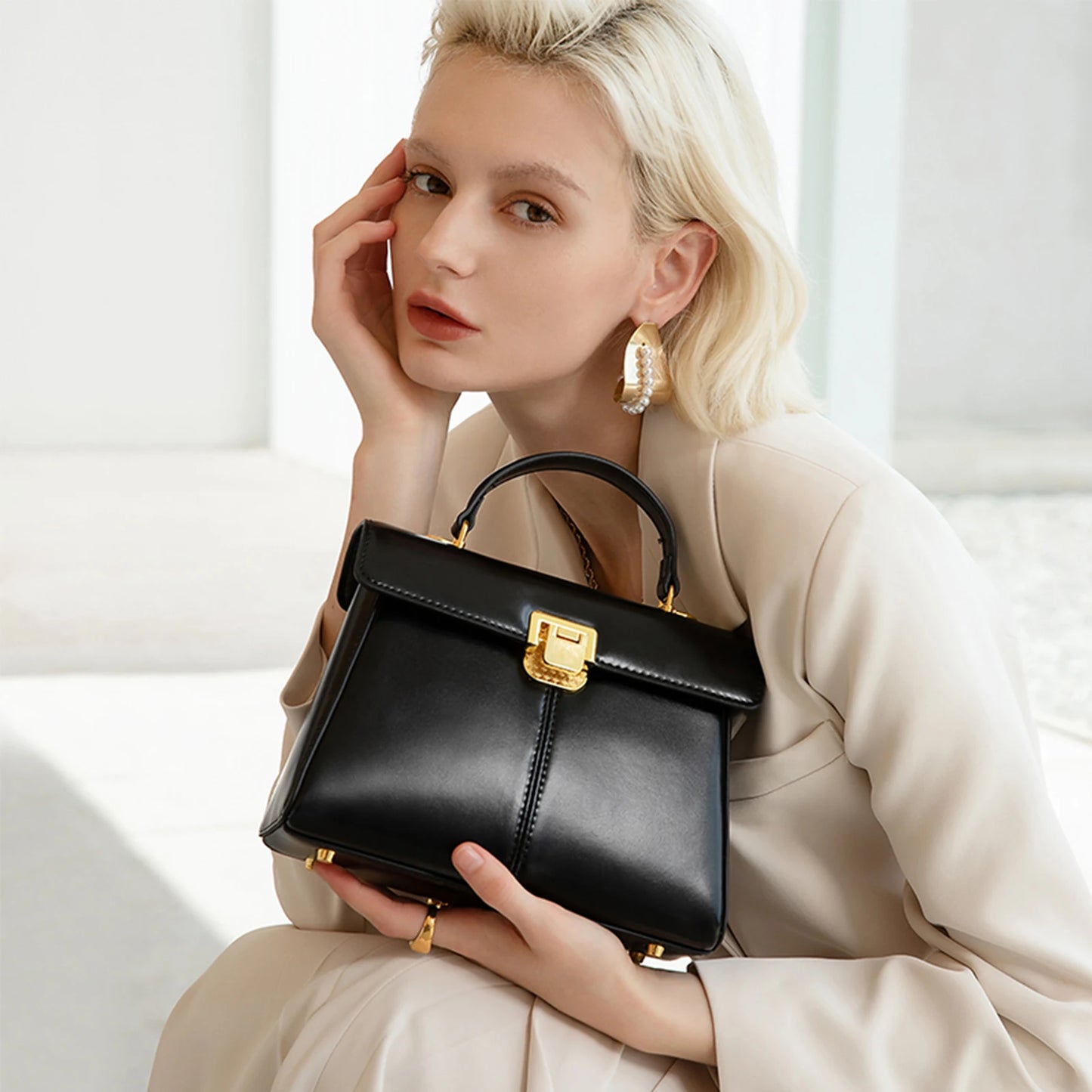 Chic & Veelzijdige ITAMOOD Echt Leren Handtas: Luxe Dames Schoudertas met Stylish Sjaal Detail