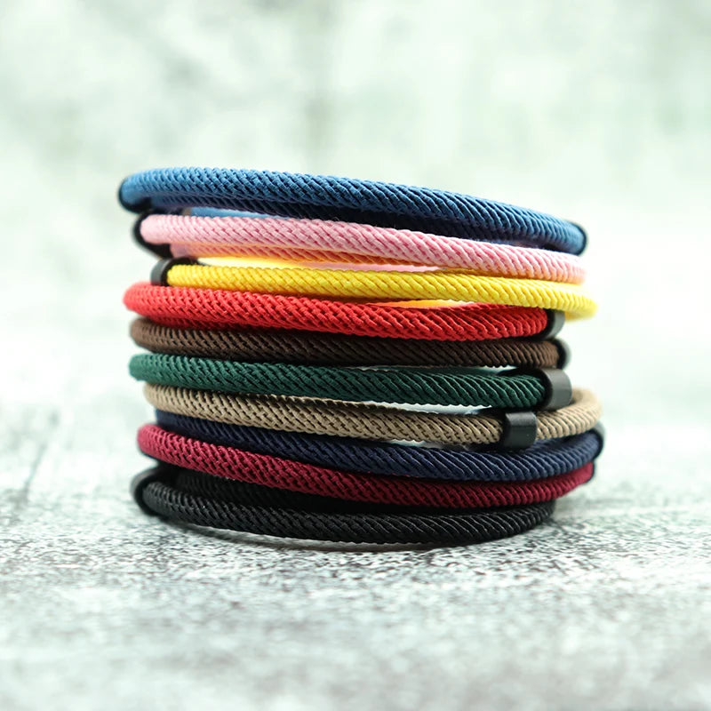 Stijlvolle Verstelbare Rode Draad Armband voor Stellen - Perfect voor Lovers, Minimalisten, Yoga- en Meditatie Enthousiastelingen