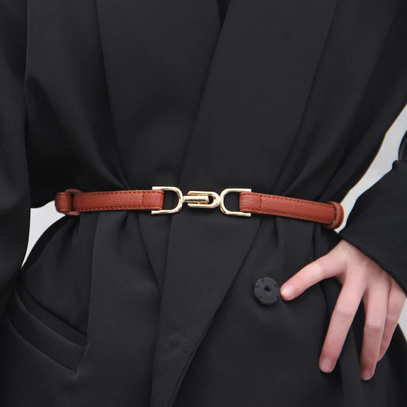 Chique Vrouwelijke Verstelbare Dunne Leren Riem met Vintage Gouden Gesp - Perfect voor Jurken!