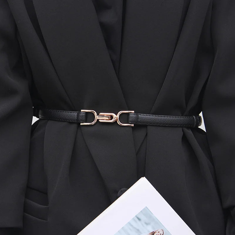 Chique Vrouwelijke Verstelbare Dunne Leren Riem met Vintage Gouden Gesp - Perfect voor Jurken!