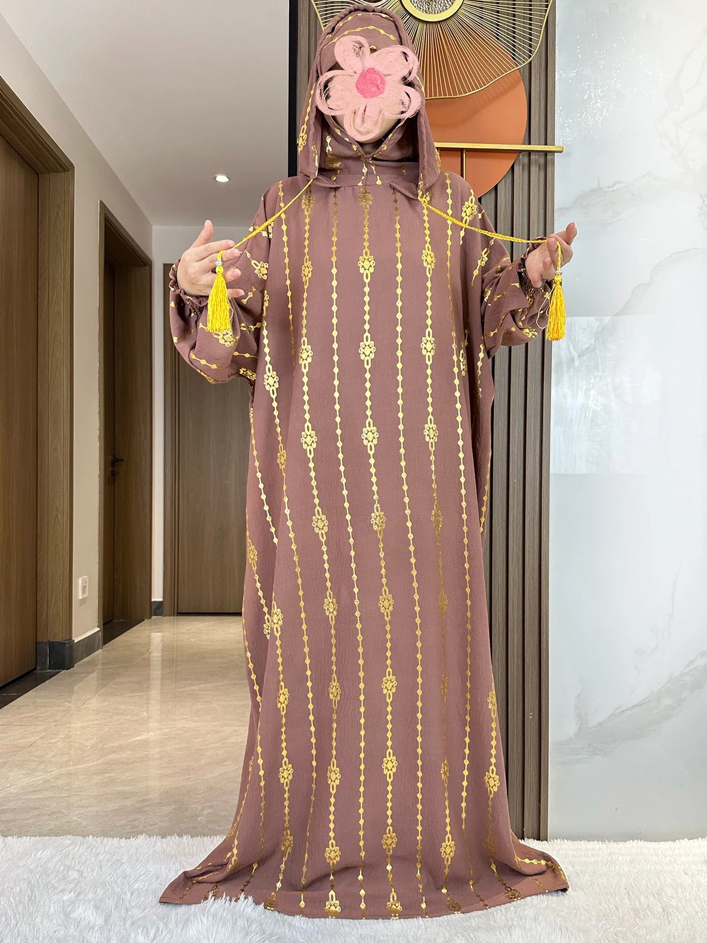 Elegante Katoenen Ramadan Abaya met Dubbele Hoeden - Prachtig Goudstofontwerp voor Moslimvrouwen met Gebed en Speciale Gelegenheden - Geïnspireerd door Dubai en Turkse Kaftanstijlen