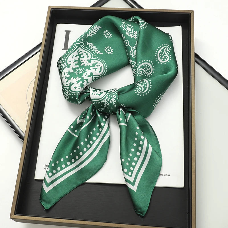 Chique 70x70cm Vrouwen Zijde Sjaal - Elegante Satijnen Vierkante Print Wrap, Veelzijdige Zakdoek, Bandana en Haaraccessoire voor de Nek