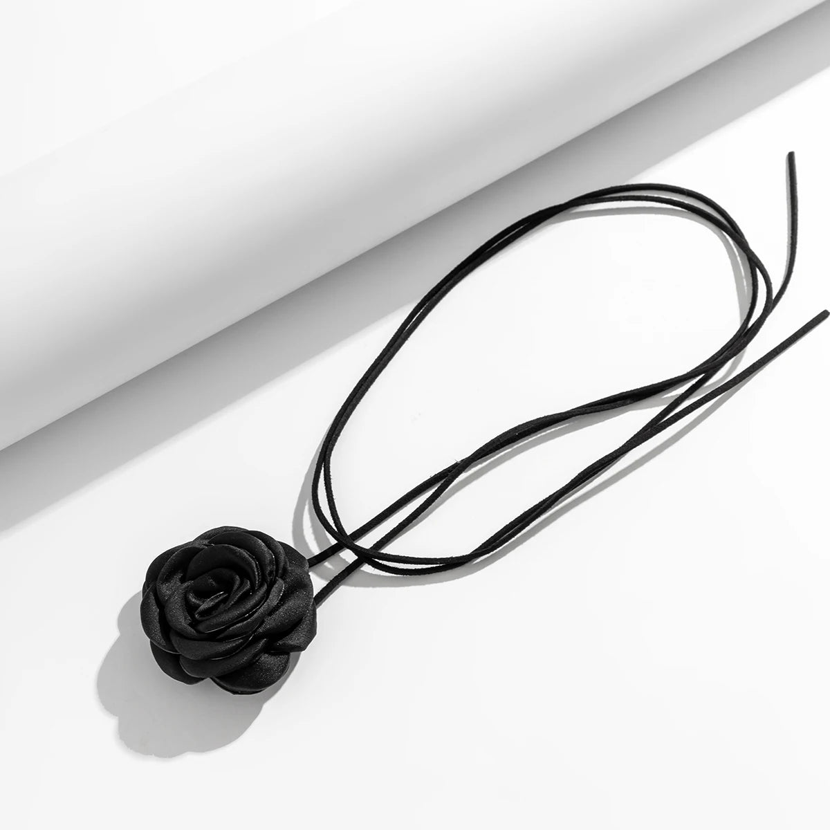 Betoverende Gothic Grote Rozen Sleutelbeen Ketting voor Vrouwen - Verstelbare Choker met een Vleugje Koreaanse Mode en Y2K Charme
