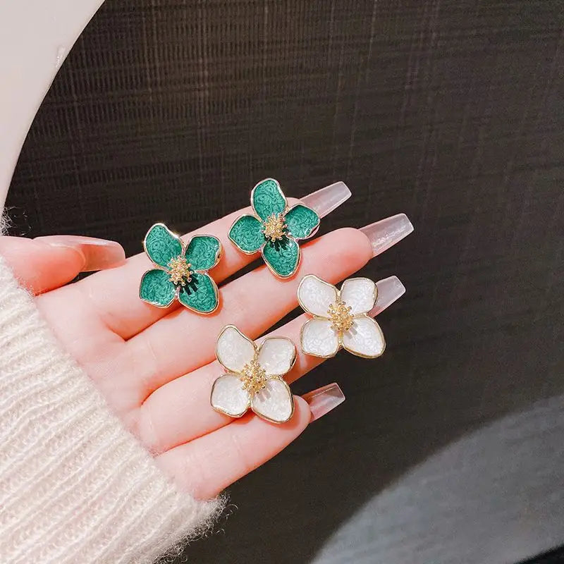 Charmante Vintage Bloemige Stud Oorbellen voor Dames - Kleurrijke Metalen Oor Sieraad Perfect voor Feesten en Huwelijken!