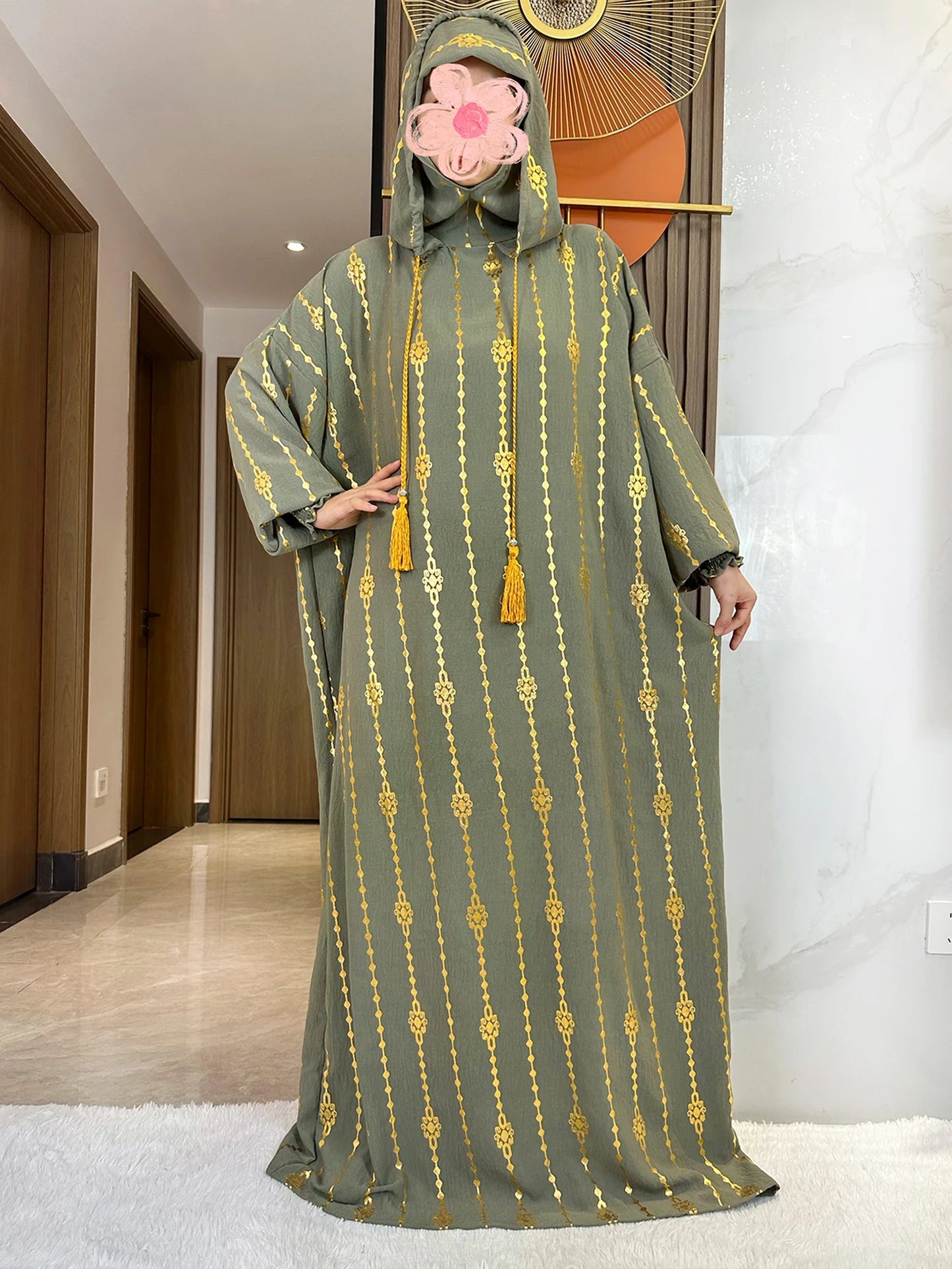 Elegante Katoenen Ramadan Abaya met Dubbele Hoeden - Prachtig Goudstofontwerp voor Moslimvrouwen met Gebed en Speciale Gelegenheden - Geïnspireerd door Dubai en Turkse Kaftanstijlen