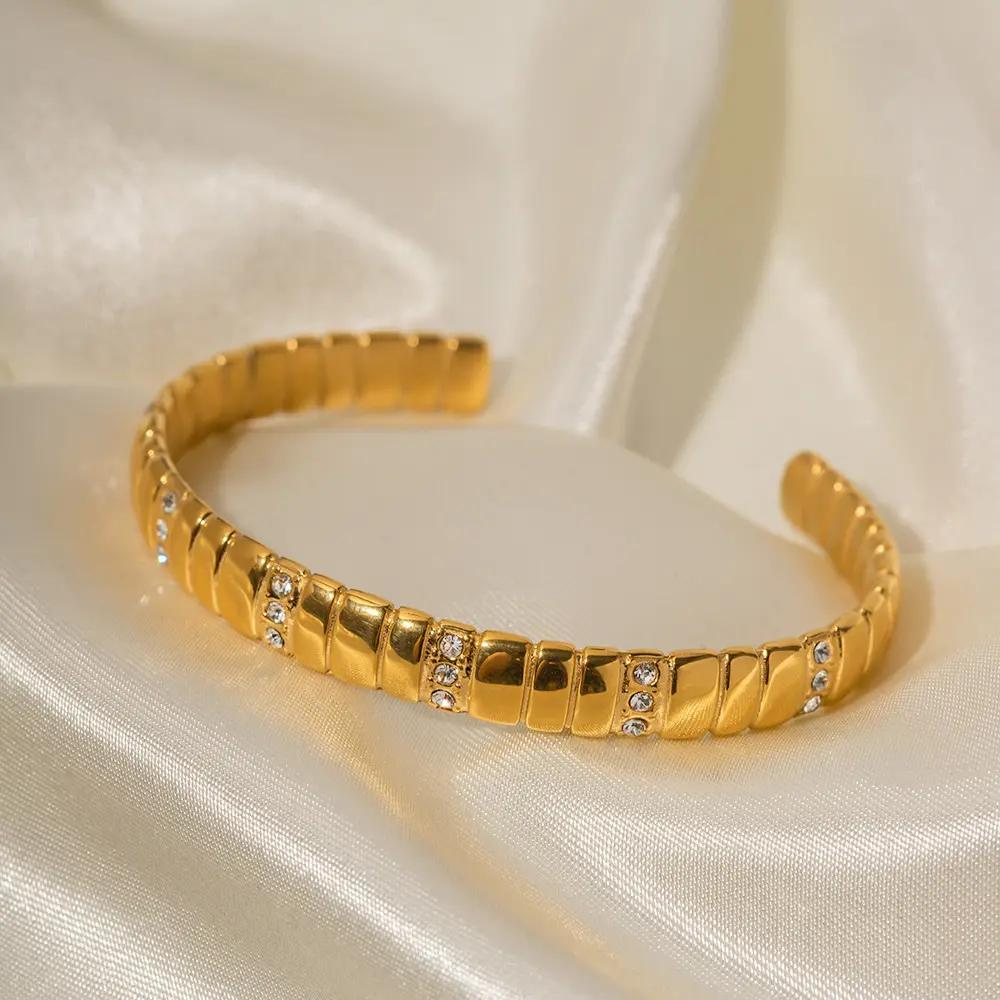 GildedStone - Chic Gouden & Steen Armband Bangles - Verhoog je Elegant