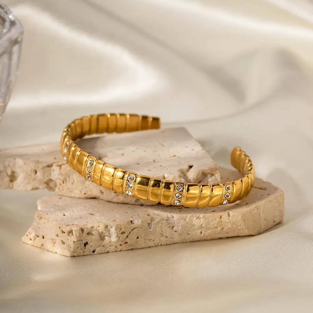 GildedStone - Chic Gouden & Steen Armband Bangles - Verhoog je Elegant