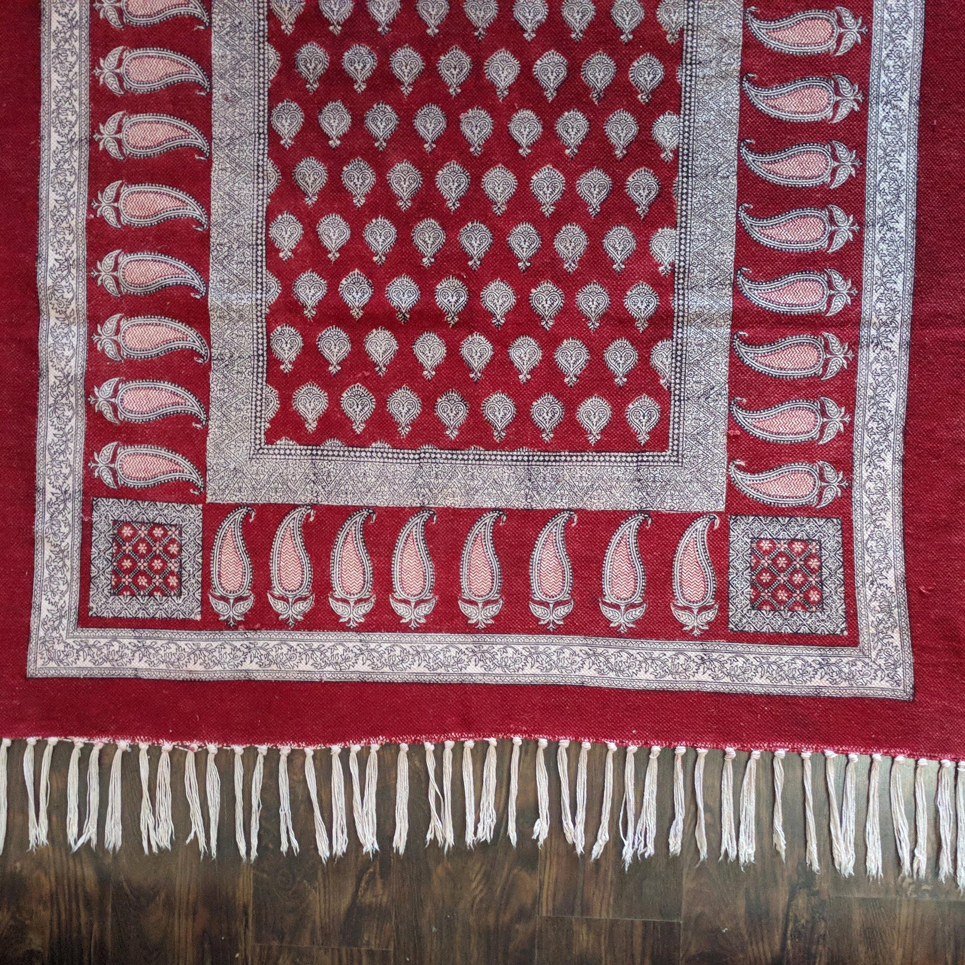 Traditional Paisley Jaal & Border Hand-block Print Rug - Red White-1