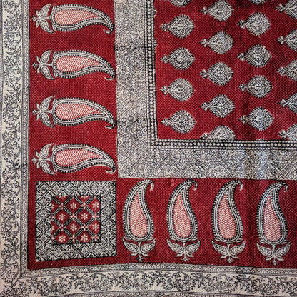 Traditional Paisley Jaal & Border Hand-block Print Rug - Red White-2