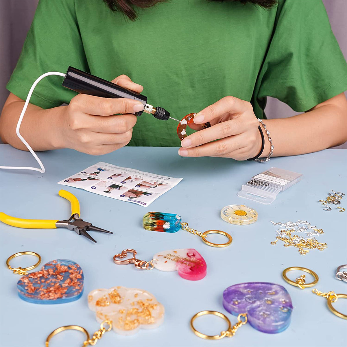 Elektrisches Mini Handbohrer Set für Schmuck und Resin, USB Rotationswerkzeug mit Bohrern und Zubehör für DIY Projekte