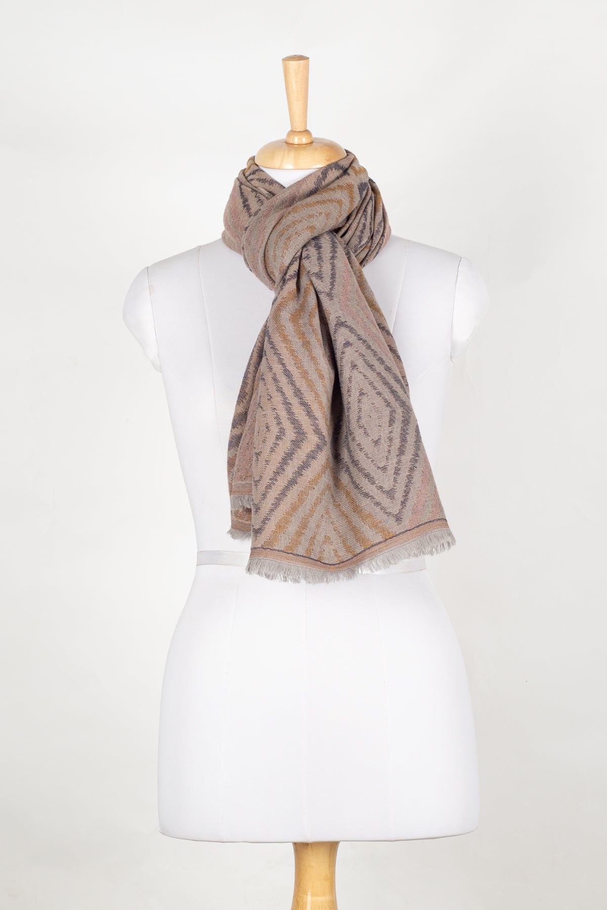 Concentric Diamonds Fine Wool Jacquard Scarf – Grey Yellow | SVEŽElife-2