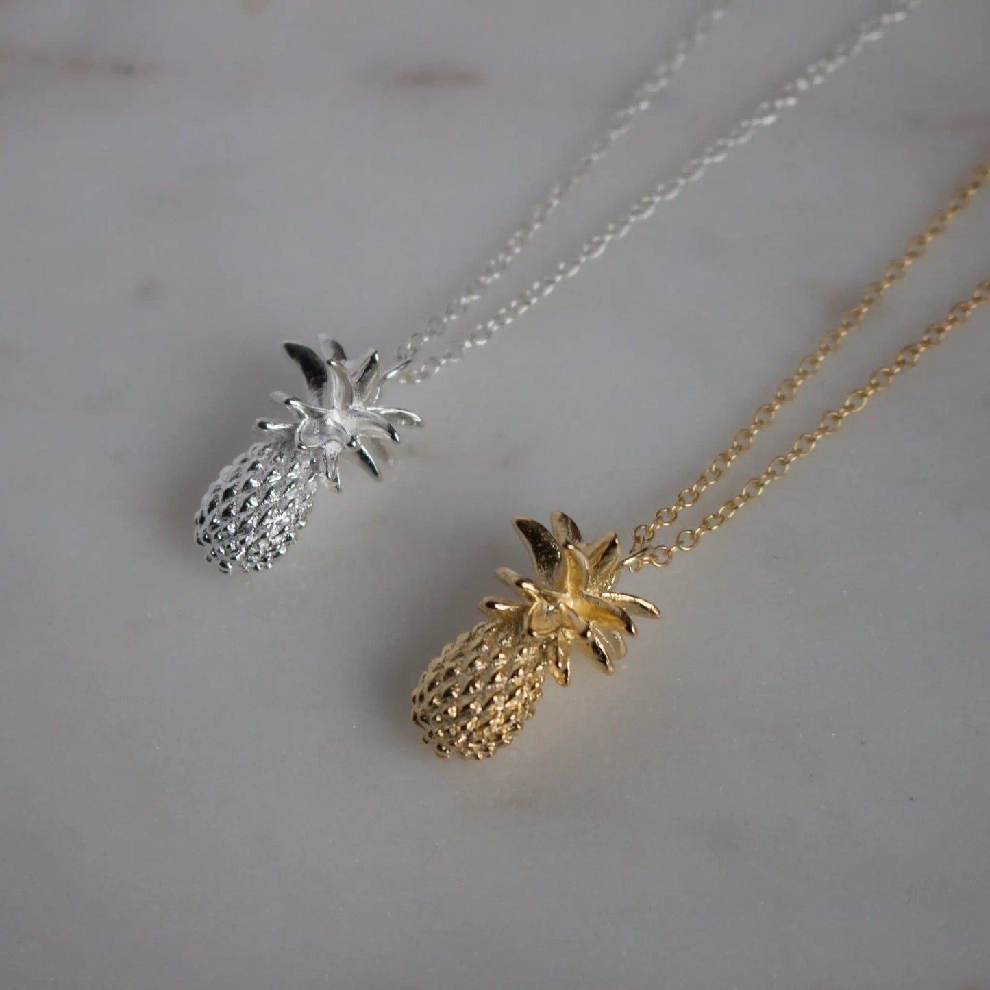 Tropische Ananas Bedelketting voor een Speelse Look