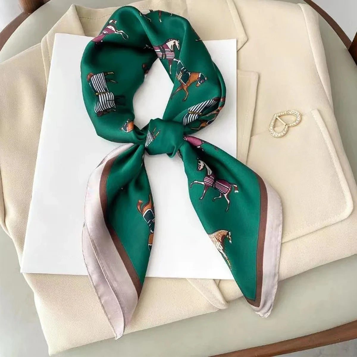 Chique 70 cm Zijde Vierkante Sjaal voor Dames - Luxe Satijnen Halsdoek, Haarbandana en Veelzijdige Sjaal Wrap of Hijab Echarpe