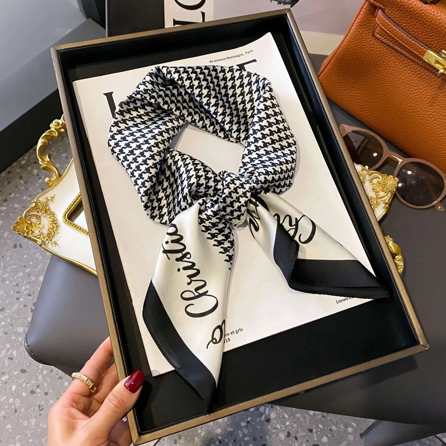Chique 70 cm Zijde Vierkante Sjaal voor Dames - Luxe Satijnen Halsdoek, Haarbandana en Veelzijdige Sjaal Wrap of Hijab Echarpe