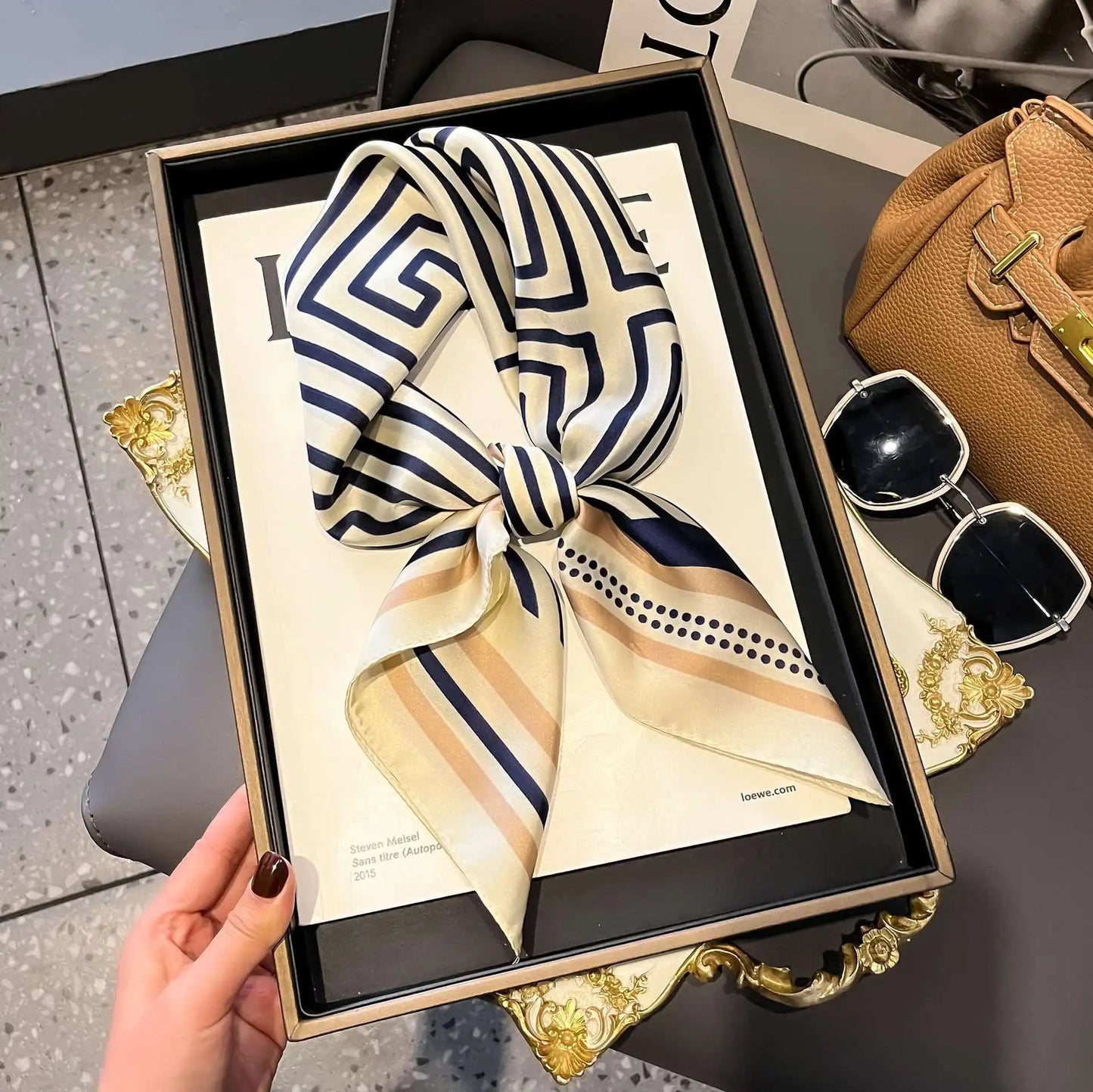 Chique 70 cm Zijde Vierkante Sjaal voor Dames - Luxe Satijnen Halsdoek, Haarbandana en Veelzijdige Sjaal Wrap of Hijab Echarpe