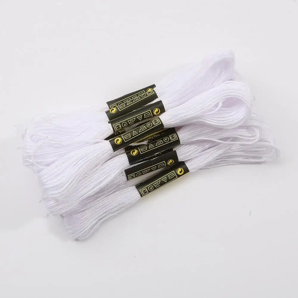 Fil à broder point de croix multicolore 7,5 m coton polyester mercerisé loisirs créatifs DIY