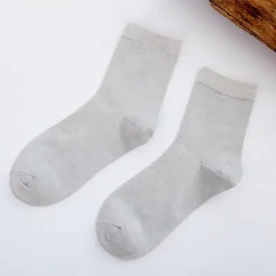 Trendy Dames Bamboe Vezel Kleurrijke Casual Sokken – 5 Paar in Stijlvol Zwart en Wit tegen Groothandelsprijzen!