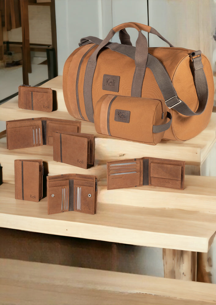 K2005UB | Beauty Case in Canvas 100% Cotton/Genuine Full Grain Leather, Naked. Leather Color. Side handle. Zip closure. Dimensions: cm 25 x 15 x 17. Packaging: Tnt bag-4