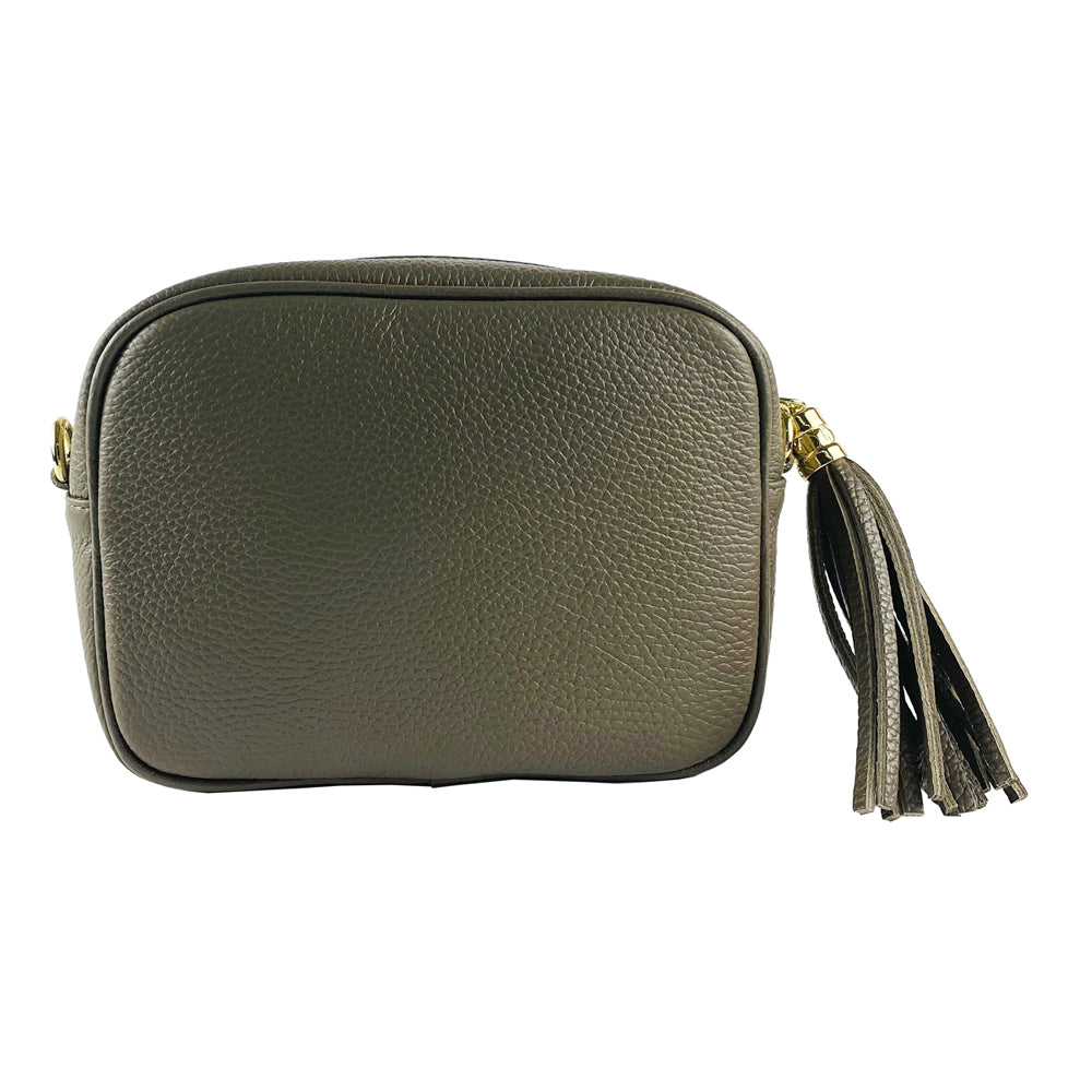 RB1007AQ | Women's shoulder bag in genuine leather Made in Italy. Removable shoulder strap. Attachments with shiny gold metal snap hooks - Taupe color - Dimensions: 20 x 15 x 7 cm-3