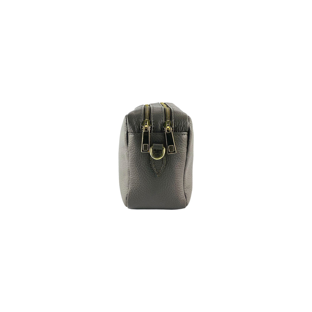 RB1008AQ | Women's Double Zip Shoulder Bag in Genuine Leather Made in Italy. Removable shoulder strap. Attachments with shiny gold metal snap hooks - Taupe color - Dimensions: 20 x 15 x 9 cm-3