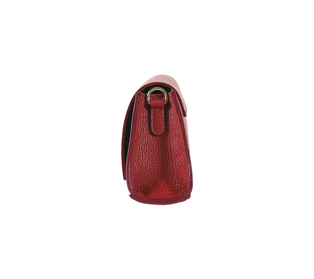 RB1009V | Women's Shoulder Bag in Genuine Leather Made in Italy. Removable shoulder strap. Attachments with shiny gold metal snap hooks - Red color - Dimensions: cm 30 x 16 x 7-4
