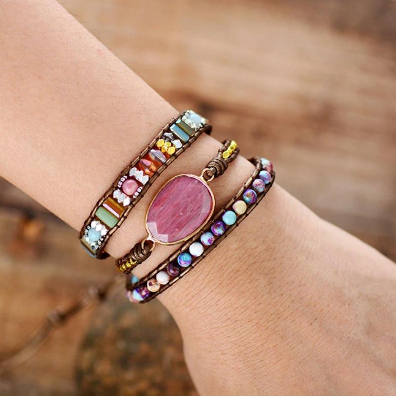 Zinnenstrelende Roze Bohemian Wikkelarmband