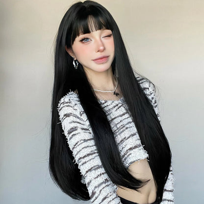 Prachtige 28-Inch Lange Rechte Zwarte Pruik met Pony – Hittebestendig Synthetisch Haar voor Vrouwen Cosplay en Stijlvolle Lolita Looks