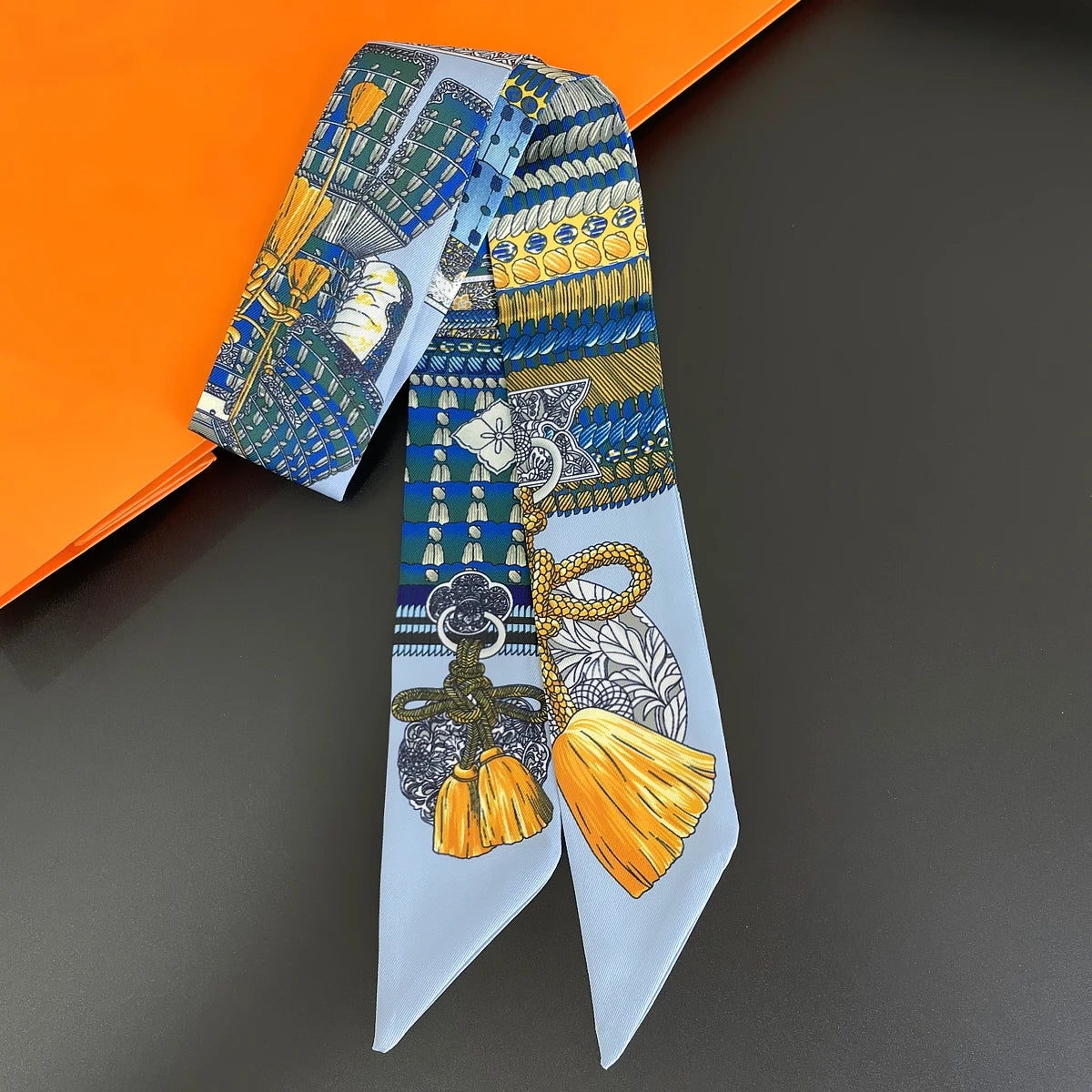 2024 Chic Zebra Florale Zijden Sjaal - Luxe Modeaccessoire voor Vrouwen, Veelzijdige Haarband, Stijlvolle Neckerchief en Elegante Tas Sjaal