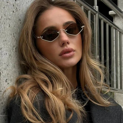 Trendy Kleine Polygonale Zonnebril voor Vrouwen - Luxe Metalen Halve Montuur Kat-Oog Zonnebril - Chic Vintage Hipster Stijl