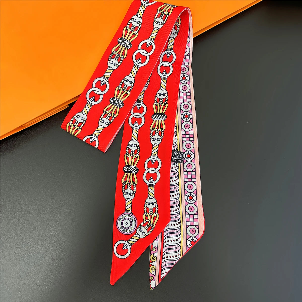 2024 Chic Zebra Florale Zijden Sjaal - Luxe Modeaccessoire voor Vrouwen, Veelzijdige Haarband, Stijlvolle Neckerchief en Elegante Tas Sjaal
