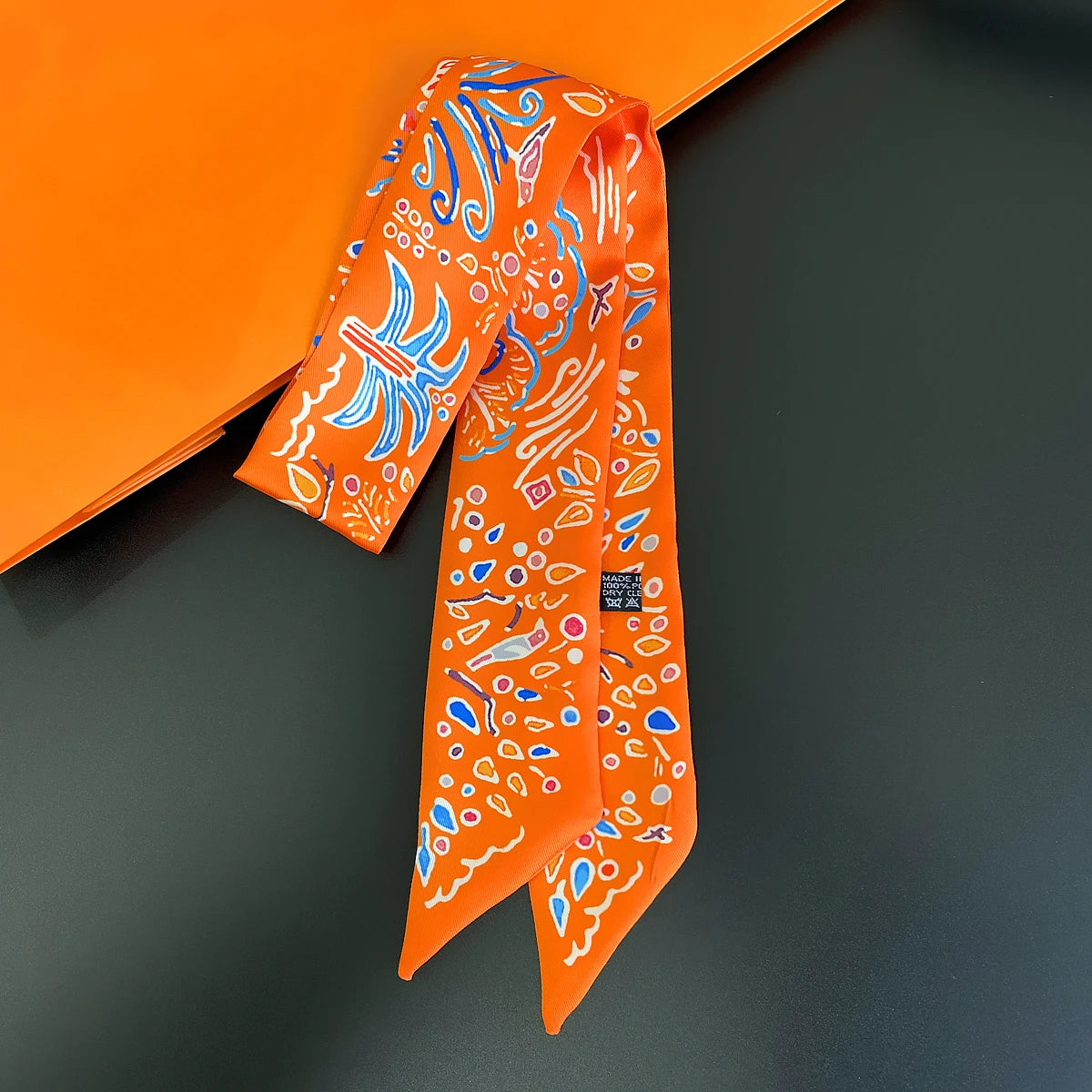 2024 Chic Zebra Florale Zijden Sjaal - Luxe Modeaccessoire voor Vrouwen, Veelzijdige Haarband, Stijlvolle Neckerchief en Elegante Tas Sjaal