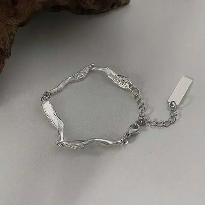 Charmante 4-delige set van modieuze slangen geïnspireerde groene edelstenen armbanden met fonkelende rhinestones – Perfecte metalen armbanden voor vrouwen's verjaardagen, feesten en kerstcadeaus!