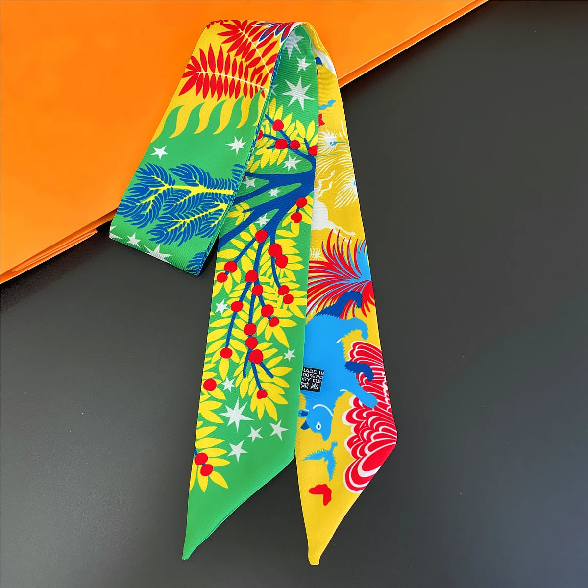 2024 Chic Zebra Florale Zijden Sjaal - Luxe Modeaccessoire voor Vrouwen, Veelzijdige Haarband, Stijlvolle Neckerchief en Elegante Tas Sjaal