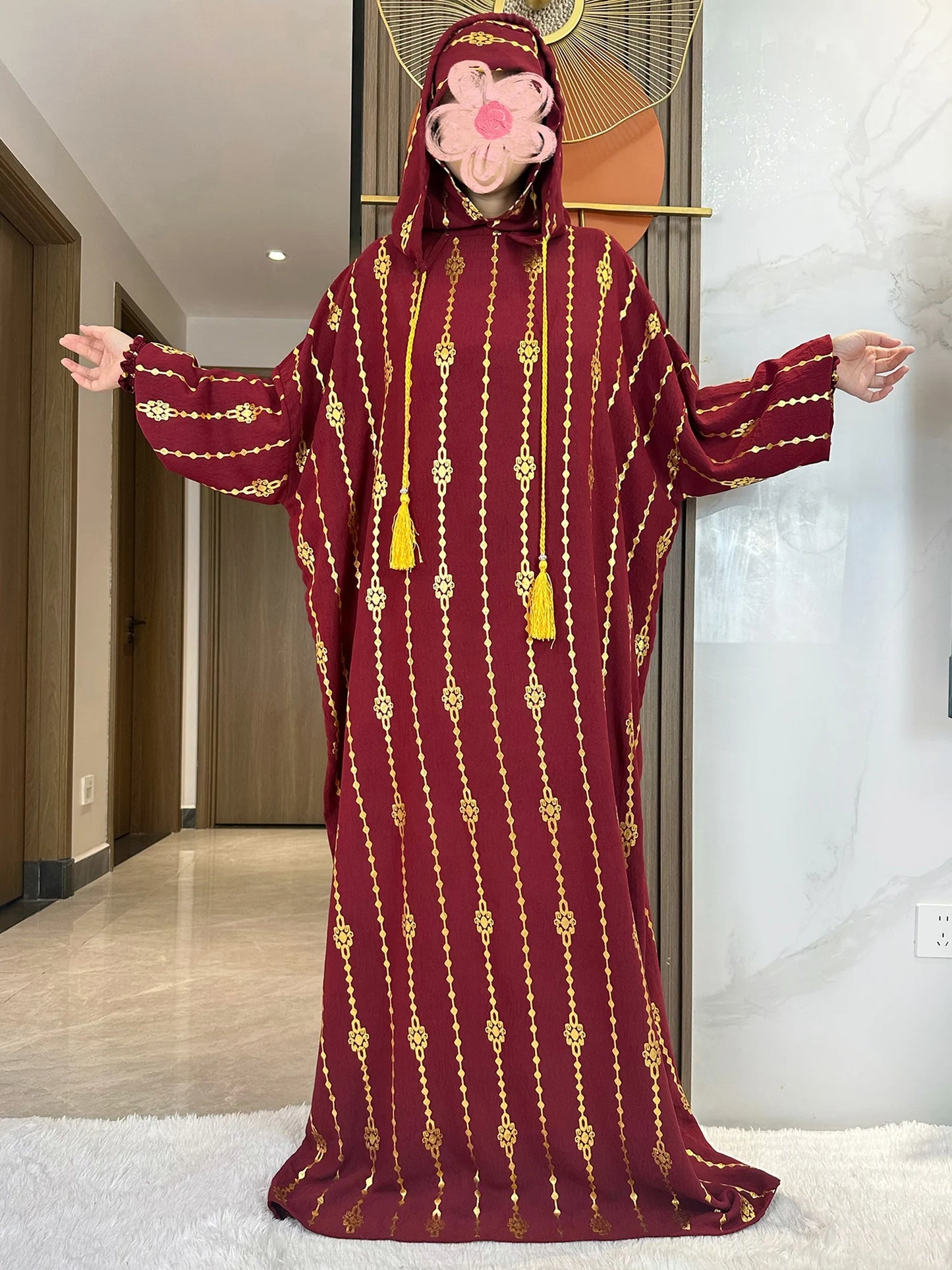 Elegante Katoenen Ramadan Abaya met Dubbele Hoeden - Prachtig Goudstofontwerp voor Moslimvrouwen met Gebed en Speciale Gelegenheden - Geïnspireerd door Dubai en Turkse Kaftanstijlen