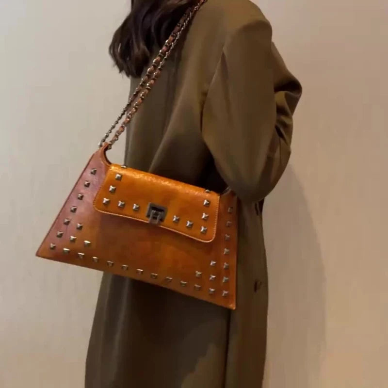 Elegante Vintage Nieten Kettingtas - Klassieke Draaislot Schoudertas voor Stijlvolle Vrouwen - Jouw Veelzijdige Dagelijkse Essentie