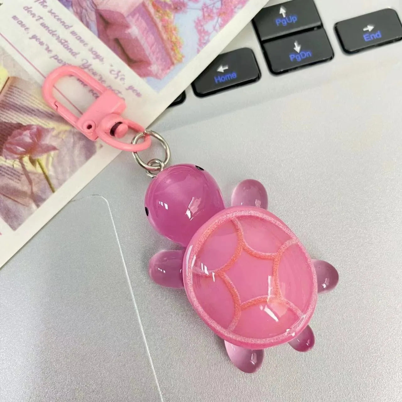 Schattige Glow-in-the-Dark Schildpad Sleutelhanger - Kleurvolle Schildpad Hanger voor Vrouwen en Meisjes, Perfect voor Rugzakken en DIY Accessoires! Ideaal Cadeau voor Studenten!