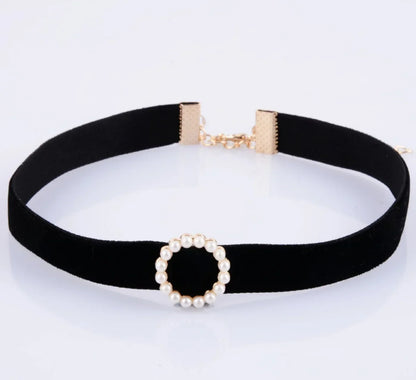 Elegante Vintage Fluwelen Parels Choker - Korte Zwarte Sleutelbeen Kraag Ketting voor Vrouwen - Perfecte Gotische Accessoire
