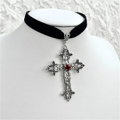 Adembenemende Gotische Zwarte Fluwelen Kruis Choker Halsketting met Kralen - Unieke Grunge Sieraden voor Vrouwen - Perfect Punk Statement Cadeau