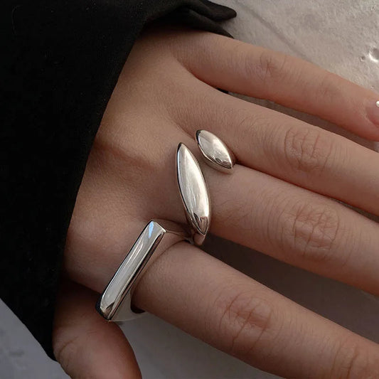 Vintage Zilveren Geometrische Onregelmatige Lava Waterdruppel Open Ringen voor Vrouwen - Unieke Metaal Sieraden voor een Opvallende Stijl